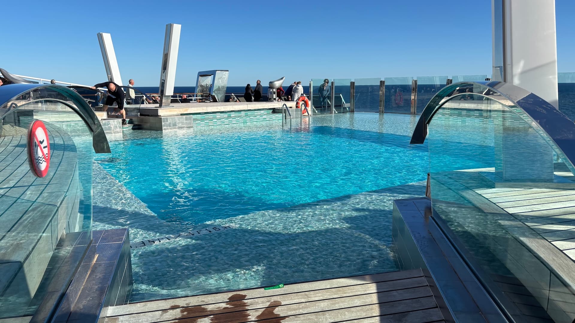 Einer der Pools von MSC Preziosa