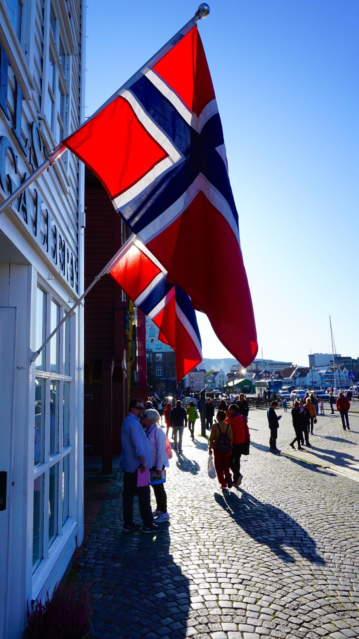 Die norwegische Flagge in Bergen