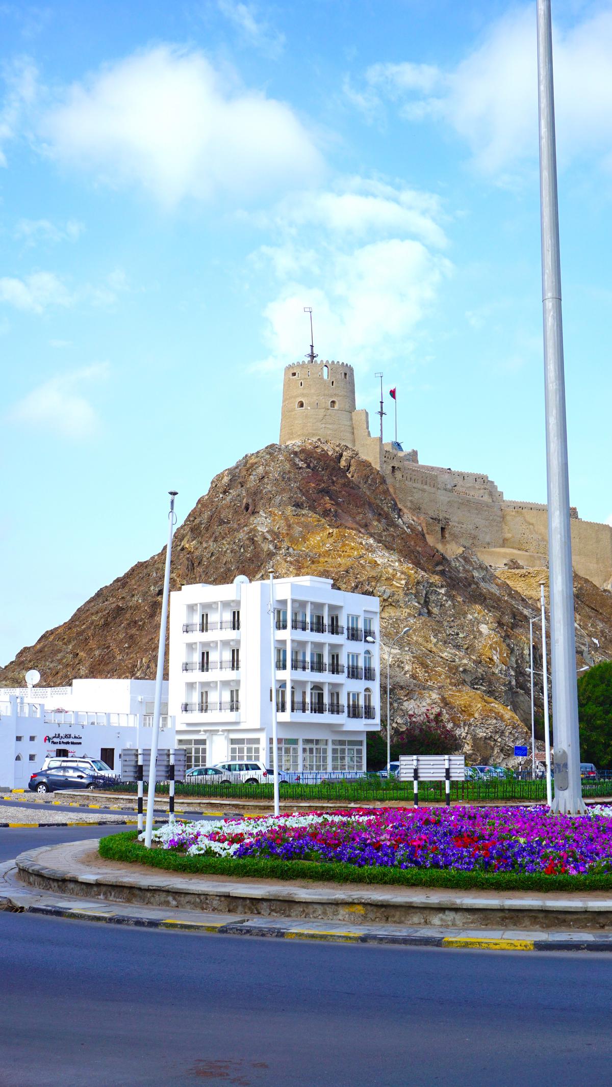 Ein Straßenzug in Muscat im Oman