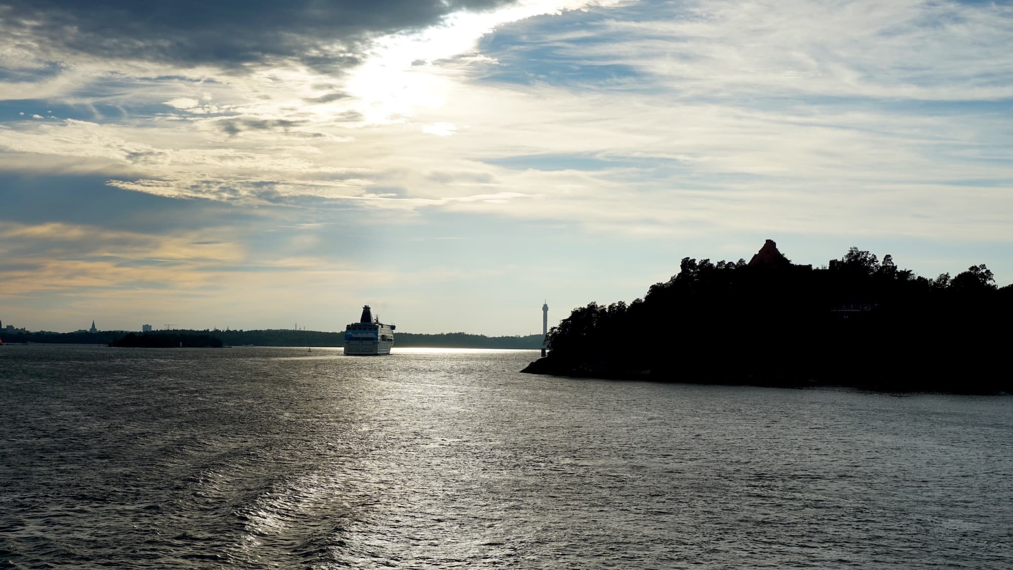 Ein Schiff auf der Ostsee vor Schweden