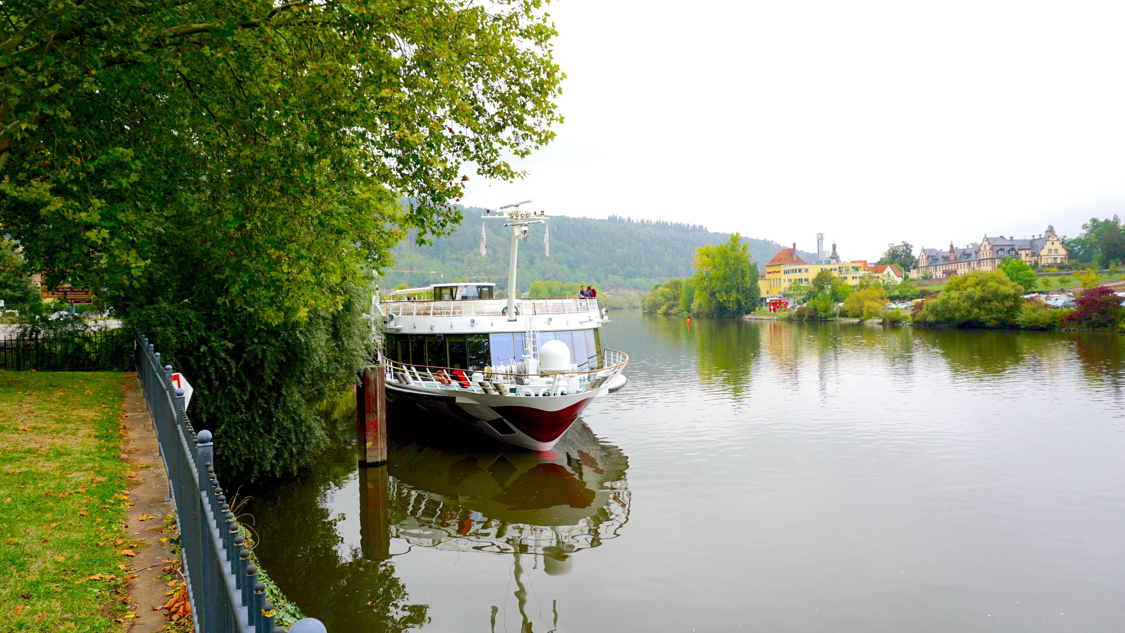 A-ROSA Silva am Hafen von Wertheim