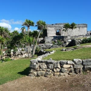 Die Maya-Stätte von Tulum vor einmaliger Kulisse