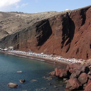 Santorin: roter Strand