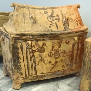 Minoischer Larnax im Archäologischen Museum