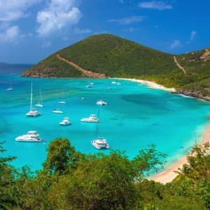 Jost Van Dyke mit seiner wunderschönen White Bay von oben