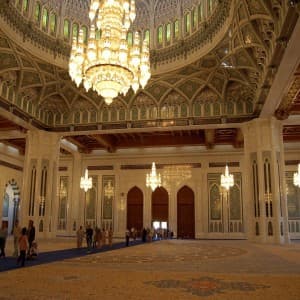 Landausflug in Muscat: Einblick in die große Moschee von Muscat