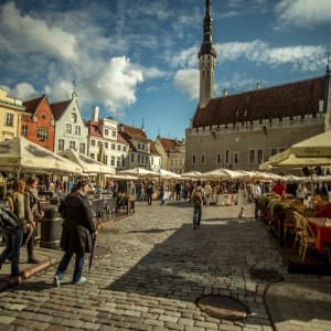 Landausflug in Tallinn: Malerische Szenen in der Altstadt von Tallinn