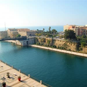 Das Castello Aragonese ist auch unter dem Namen "Festung am Meer" bekannt