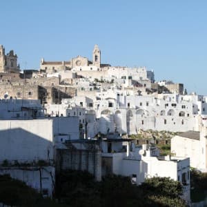 Blick auf die weiße Stadt Ostuni