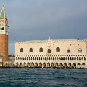 Landausflug in Venedig: Herrlicher Blick auf den Dogenpalast