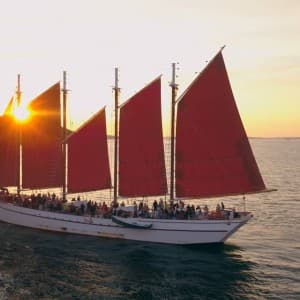 Die "Margaret Todd" in der Frenchman Bay während den letzten Sonnenstrahlen
