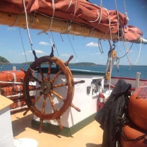 Das Schiff mit dem der Ausflug durchgeführt wird, bereitet einen besonderen maritimen Flair