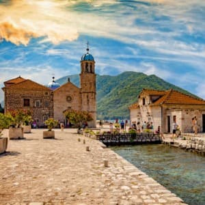 Guests receive interesting information on their trip to the island "Our Lady of the Rocks"