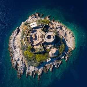 Guests enjoy a fantastic view of the city and the neighbouring island of Mamula