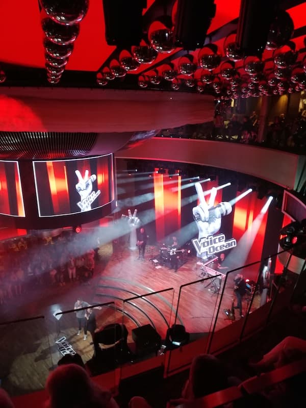 IMG_20190222_210656_1 Das Theatrium mit Live-Show "The Voice"