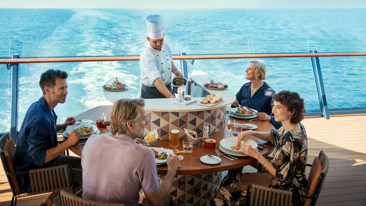 Erwachsene Personen auf der Adults-Only- Kreuzfahrt der Mein Schiff 6