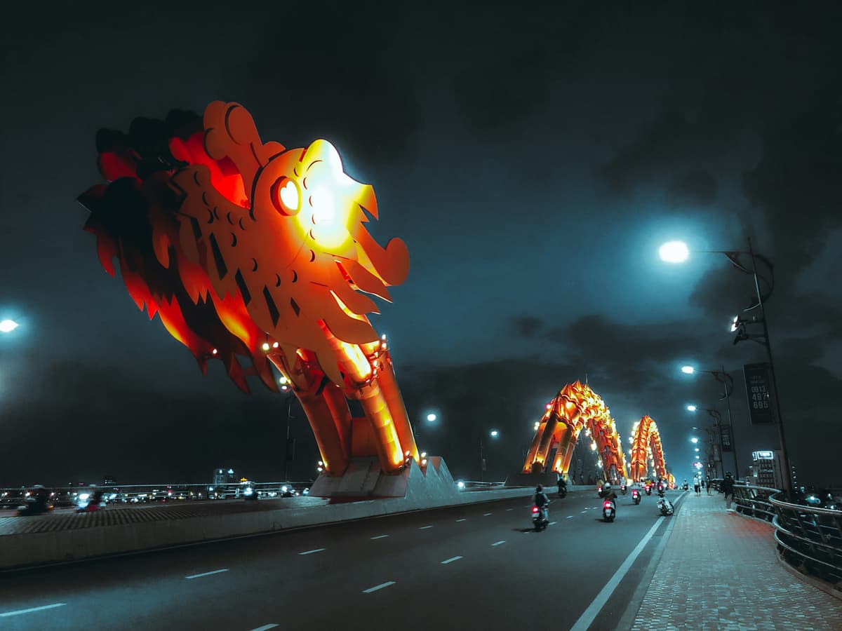 Die Drachenbrücke von Da Nang | Foto von Andrea De Santis auf Unsplash