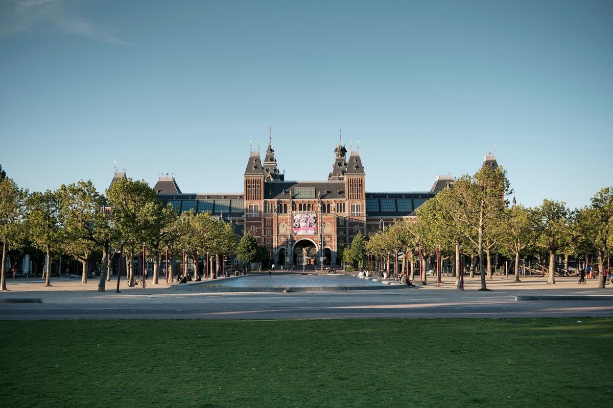 Das historische Rijksmuseum | Bild © Frans Ruiter auf Unsplash