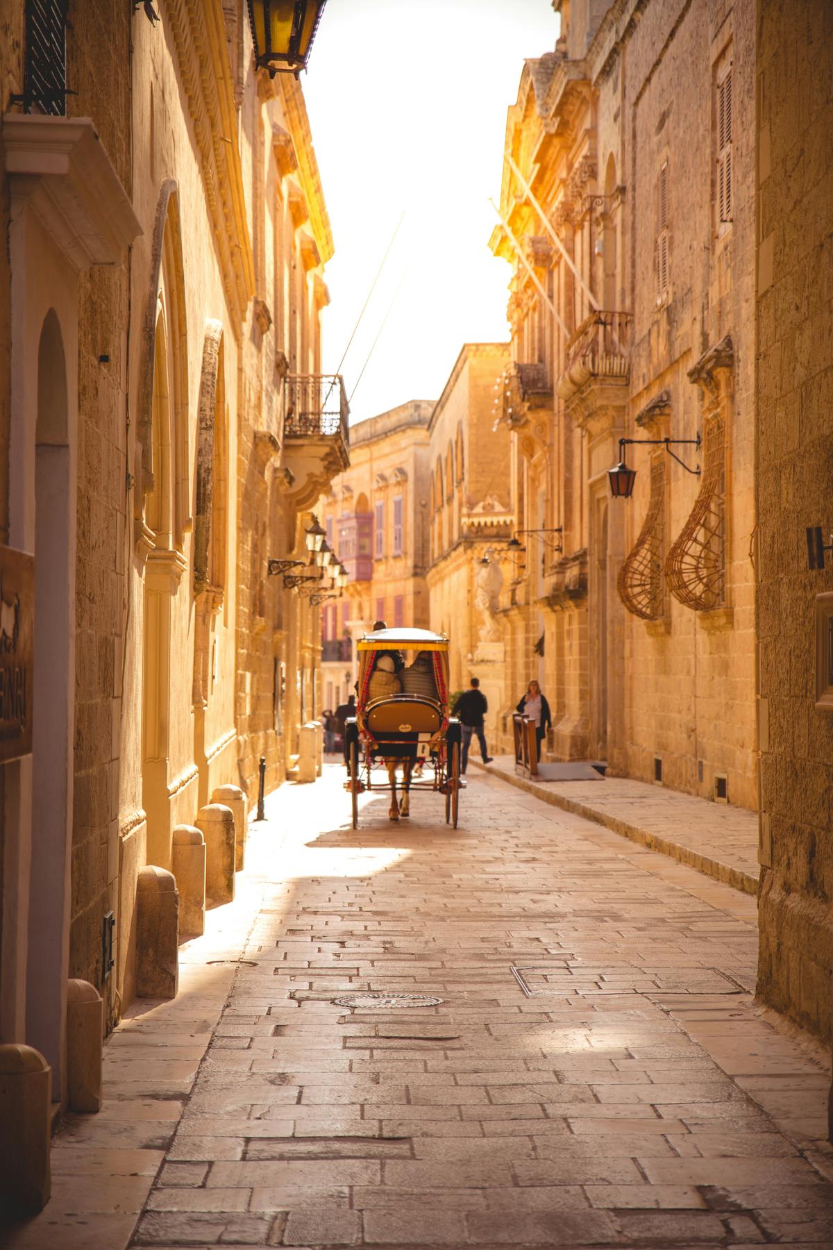 Eine Kutsche in den Straßen von Valetta
