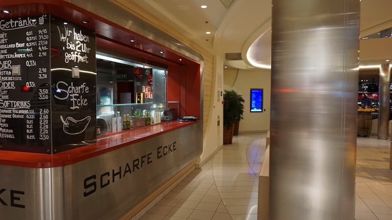 DSC03676 Die "Scharfe Ecke" in der AIDA Plaza hat fast immer offen