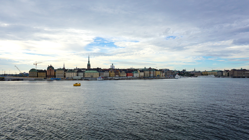 Der Blick vom Schiff auf die Altstadt von Stockholm